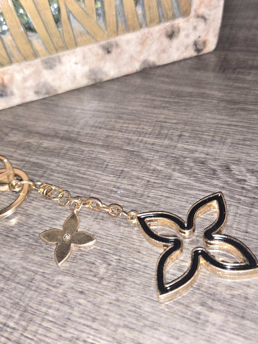 Unused Keychain - Picture 2 of 4